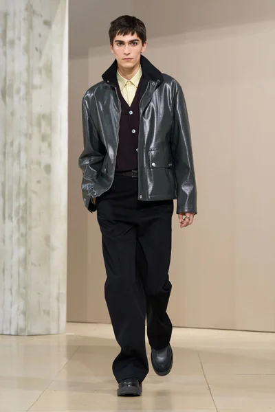 Look 24